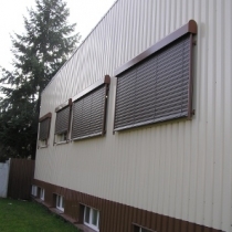 venkovní-žauzie-na-fasádě