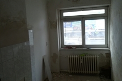 Škrabaní a vymalování a nátěr radiatoru